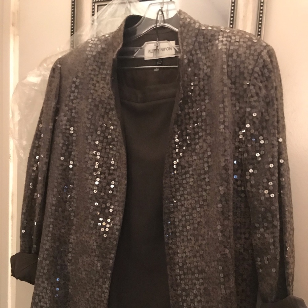 Albert Nippon woman suit